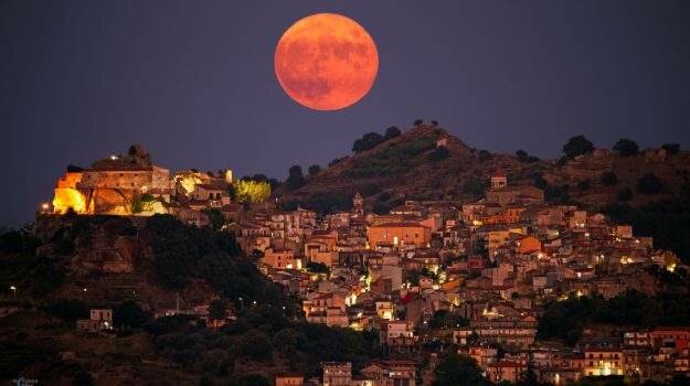 Luna catanese: per la Nasa &egrave; la foto del giorno
