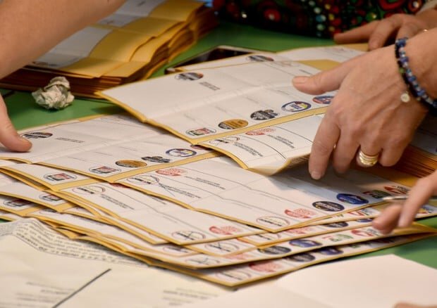 Sindaco Messina, dopo 17 giorni termina conta voti