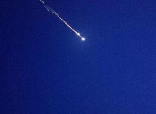 Strana scia luminosa nei cieli della Sicilia, svelato il mistero