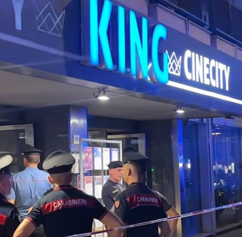 Si sentono male mentre guardano Spiderman, cinema evacuato VIDEO