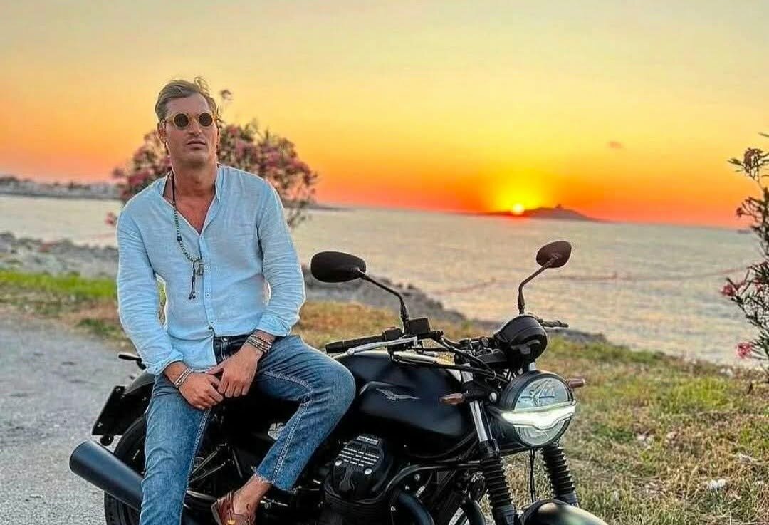 Moto contro un palo: Gianluca muore sul colpo