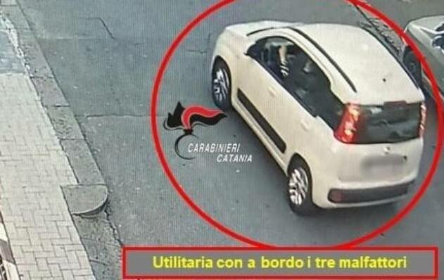 A Catania la sceneggiata dei 3 ladri: presi