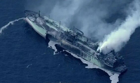 Nave russa alla deriva nel Canale di Sicilia: a bordo tonnellate di gas Nave russa alla deriva nel Canale di Sicilia: a bordo tonnellate di gas