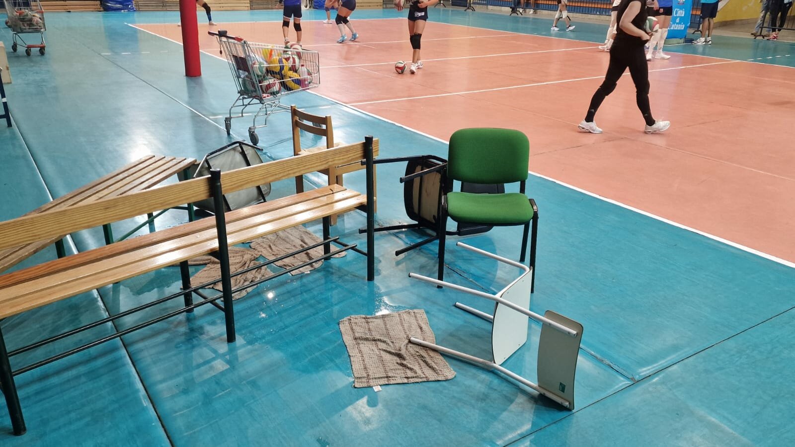 Pioggia nel Pala Abramo