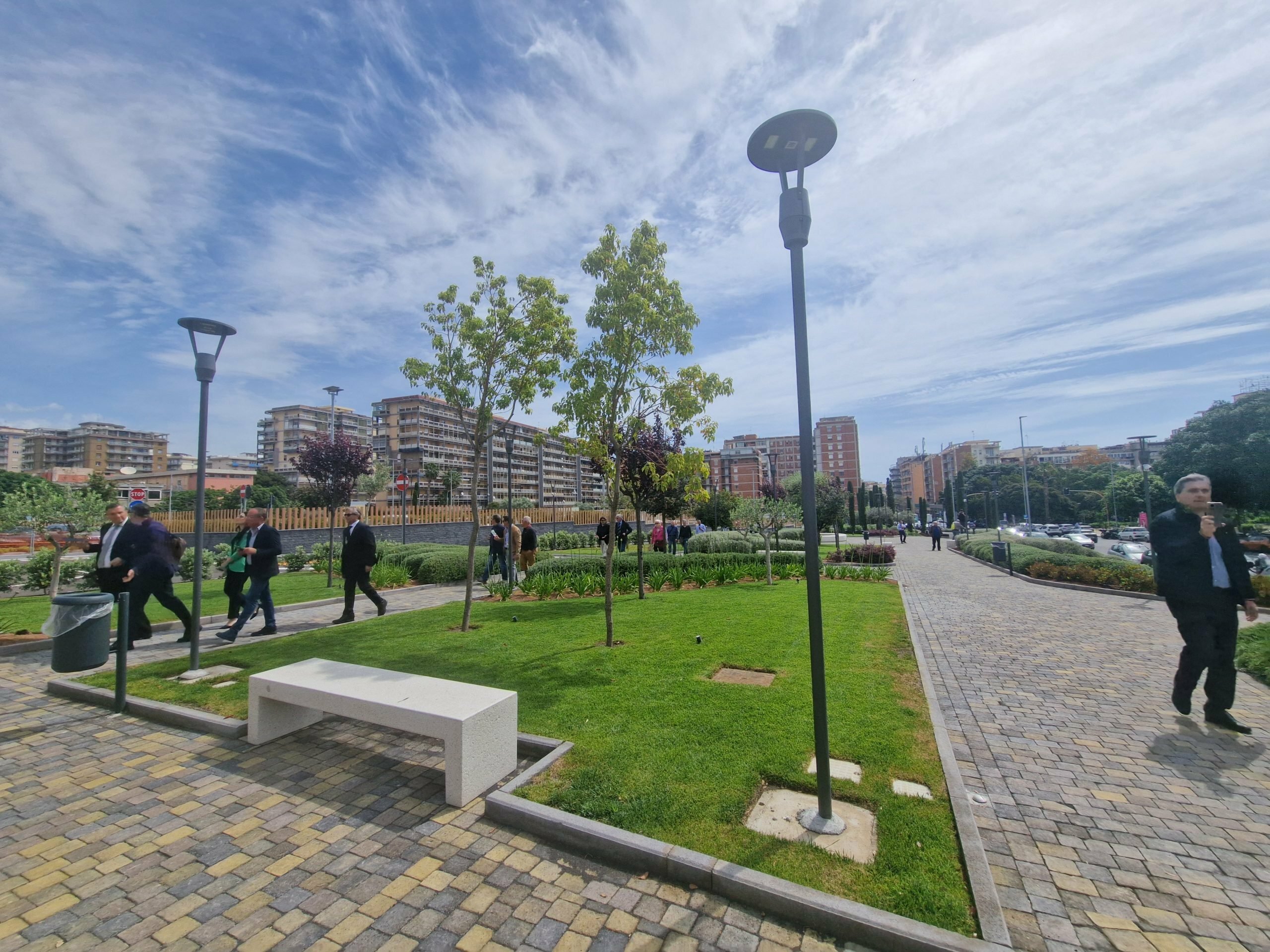 Consegnati parco e parcheggio di viale Sanzio