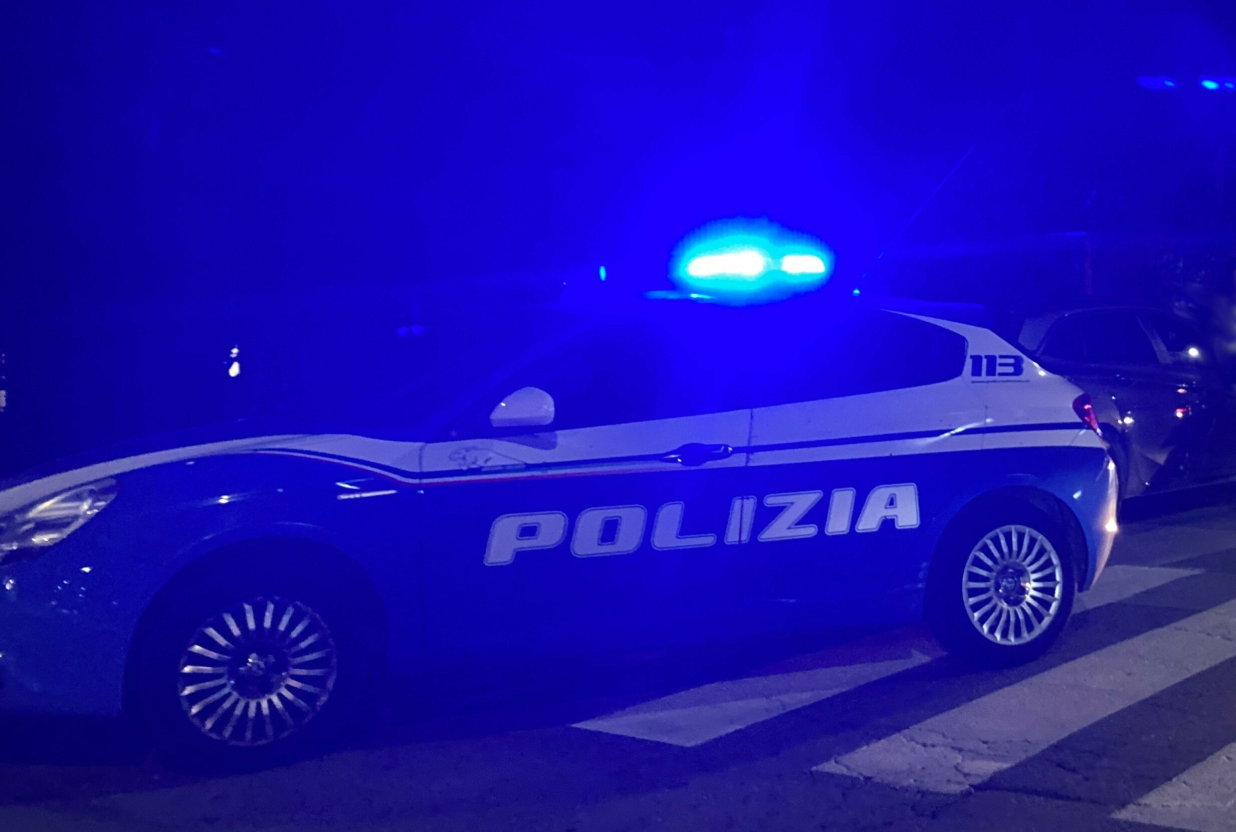 Si ferma all'alt della polizia, ma scappa a piedi