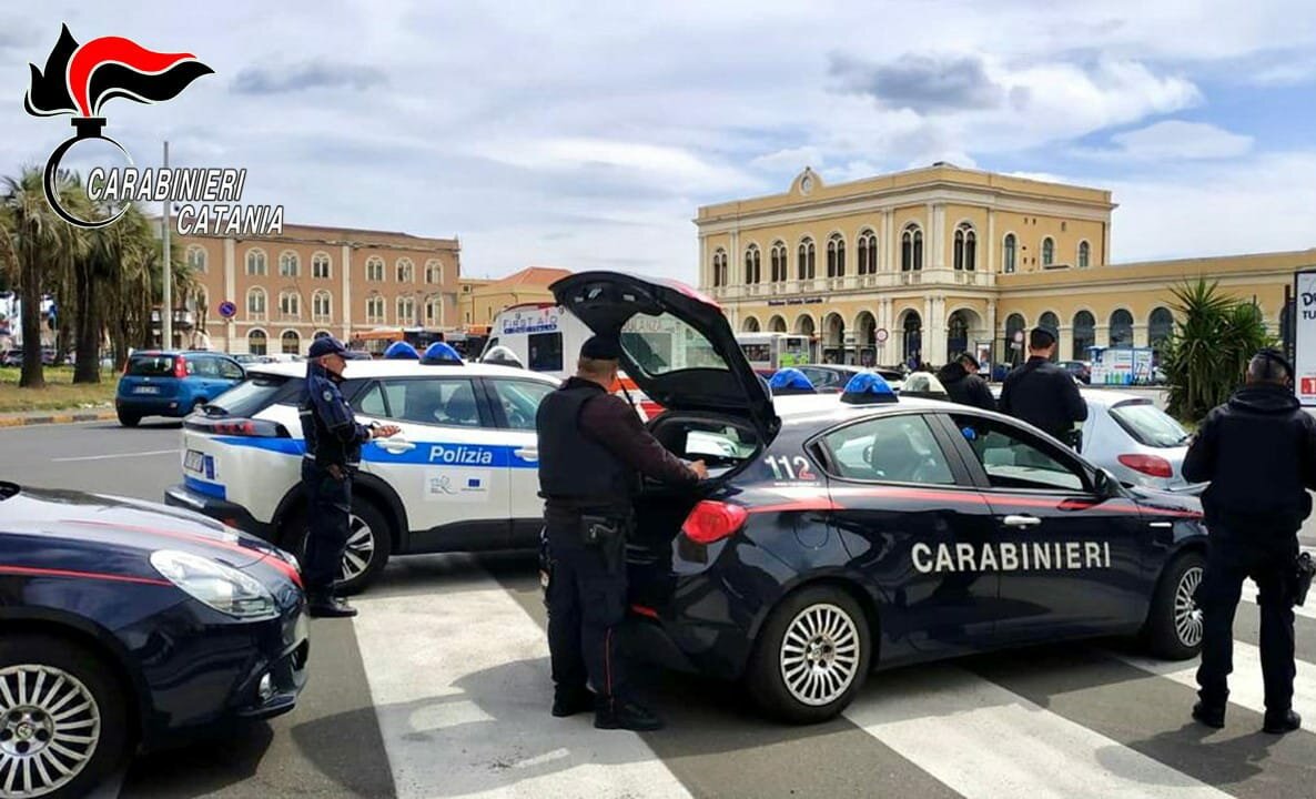Catania: i paninari h24 in piazza Giovanni XXIII