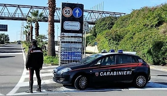 Evade dai domiciliari, il braccialetto lo incastra