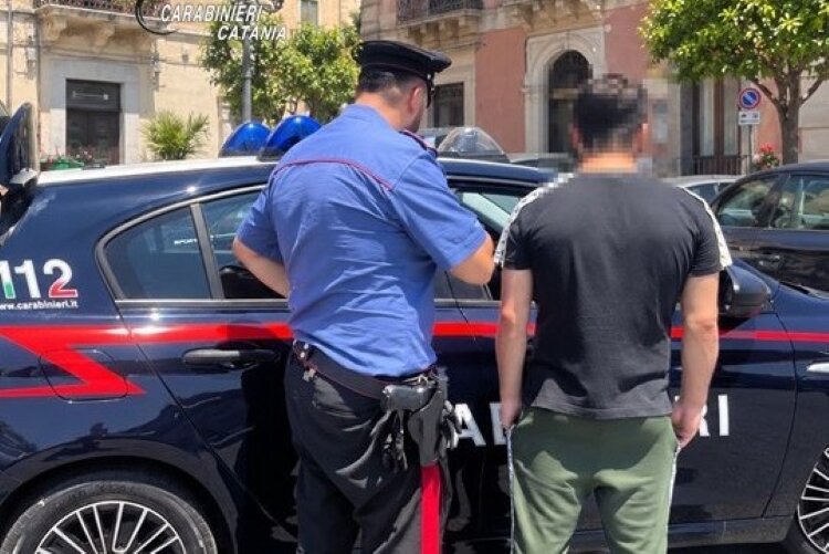 Ubriaco apre il gas e semina panico tra i condomini