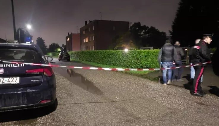 Si stanno separando, lui la uccide a coltellate Si stanno separando, lui la uccide a coltellate