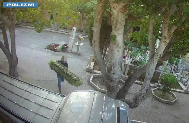 'Il caff&egrave; per il necroforo' accelerava le sepolture
