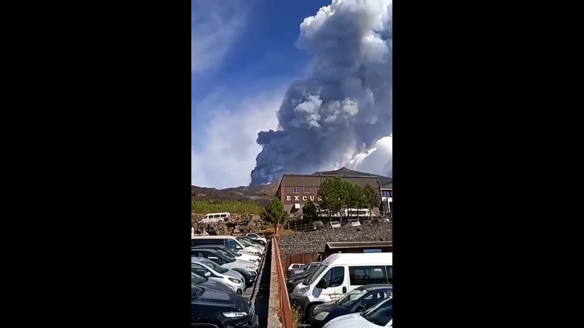 Eruzione dal rifugio Sapienza