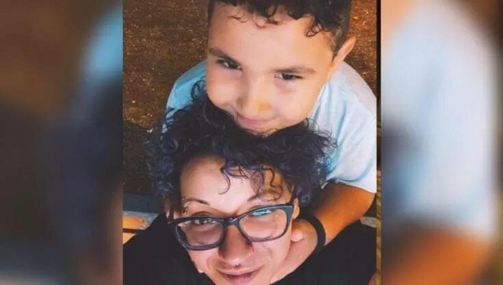 Bimbo di 8 anni ucciso a casa, in mare il cadavere della madre