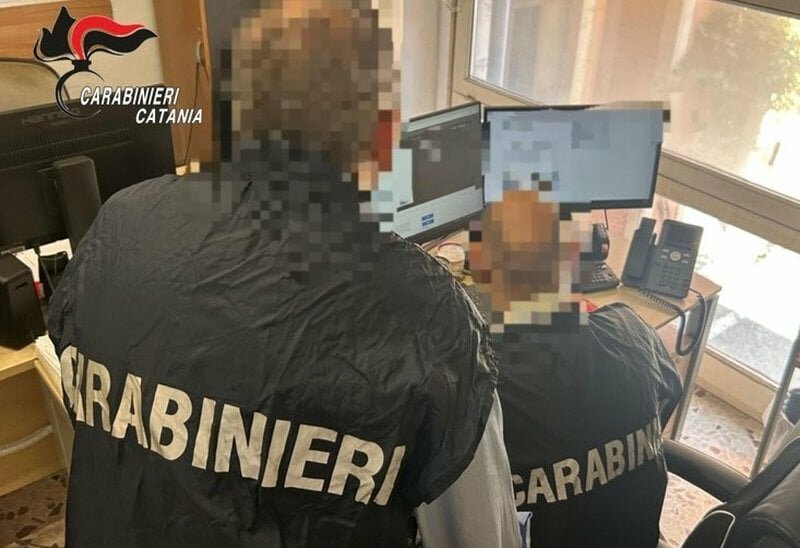 Rapina sala giochi: porta via incasso e Gratta e vinci