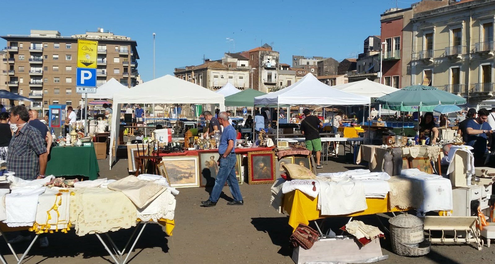 Catania, preso borseggiatore al mercatino delle pulci