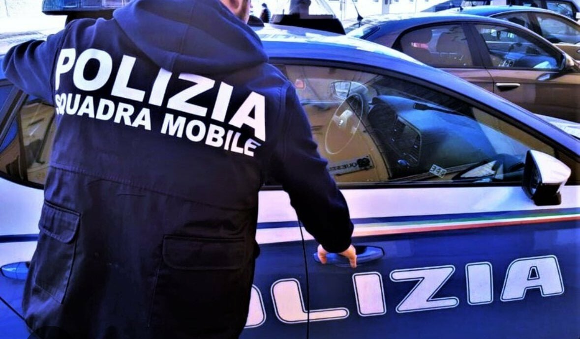 Gli sequestra l'auto per debito di droga