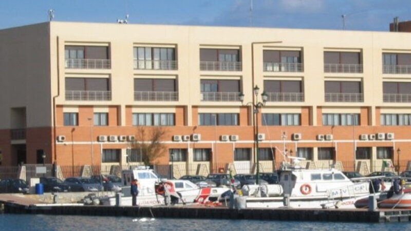 Sversamento rifiuti vicino al fiume: 4 ai domiciliari