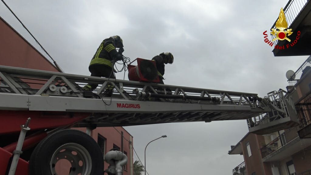Esplode palazzina, una donna in gravi condizioni