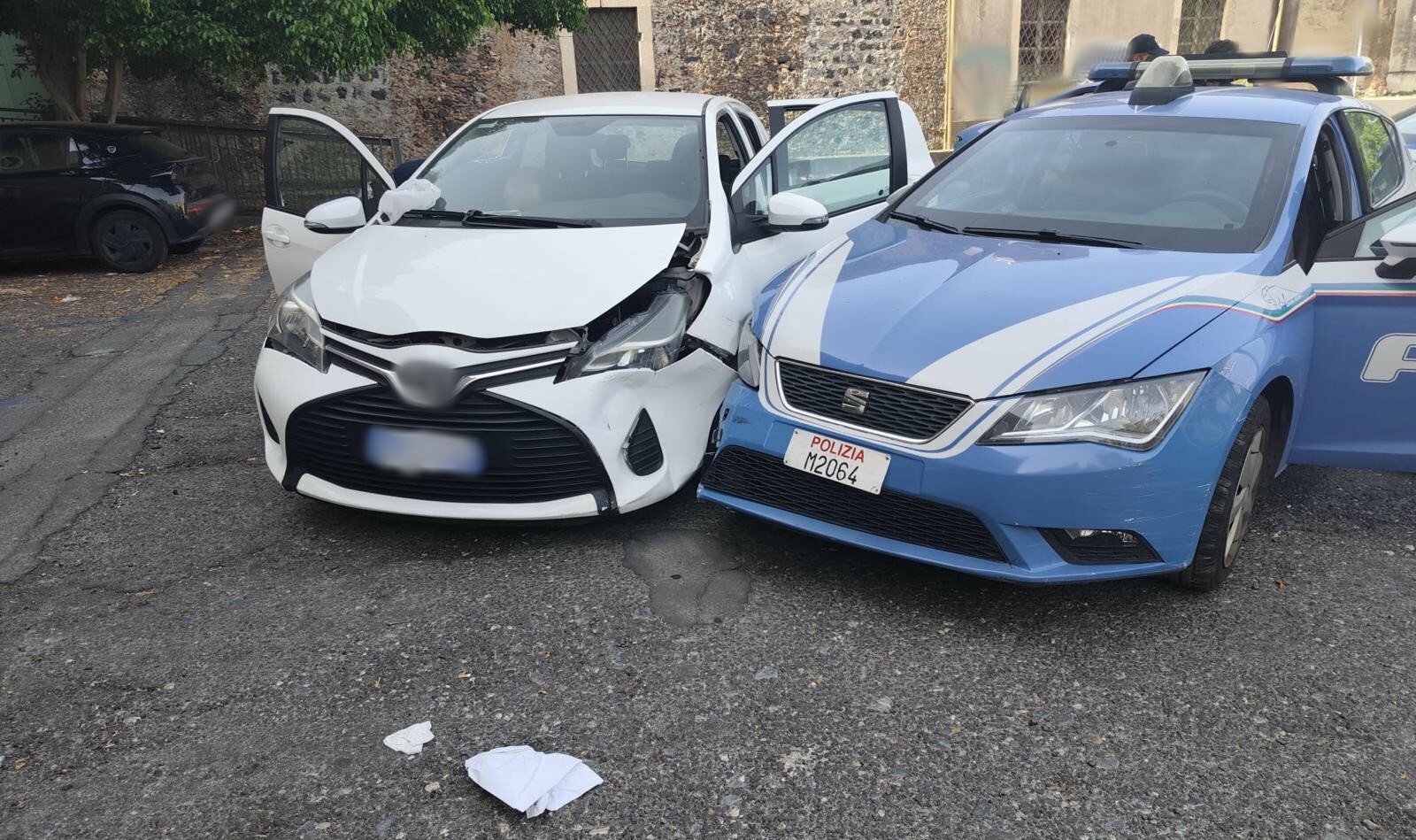 Inseguimento a Catania: ladro sperona volante, ferito agente