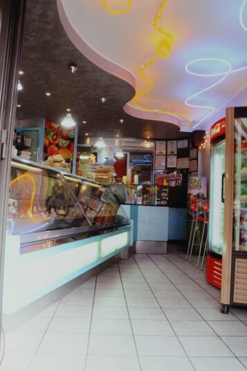 Gelateria prima di ristrutturazione