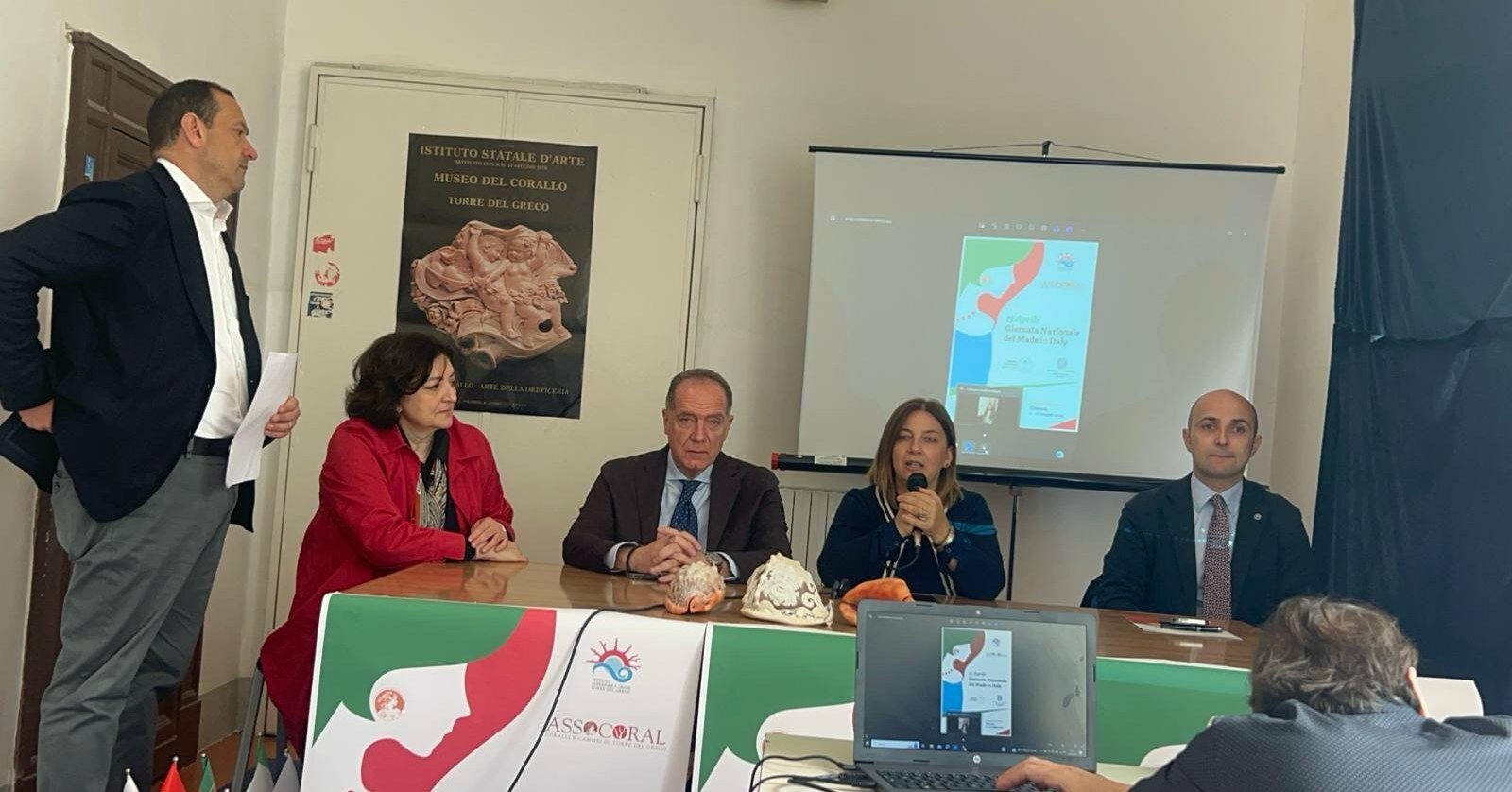 Conferenza stampa per promuovere due iniziative che vedranno Assocoral e l'Istituto Degni insieme all'estero