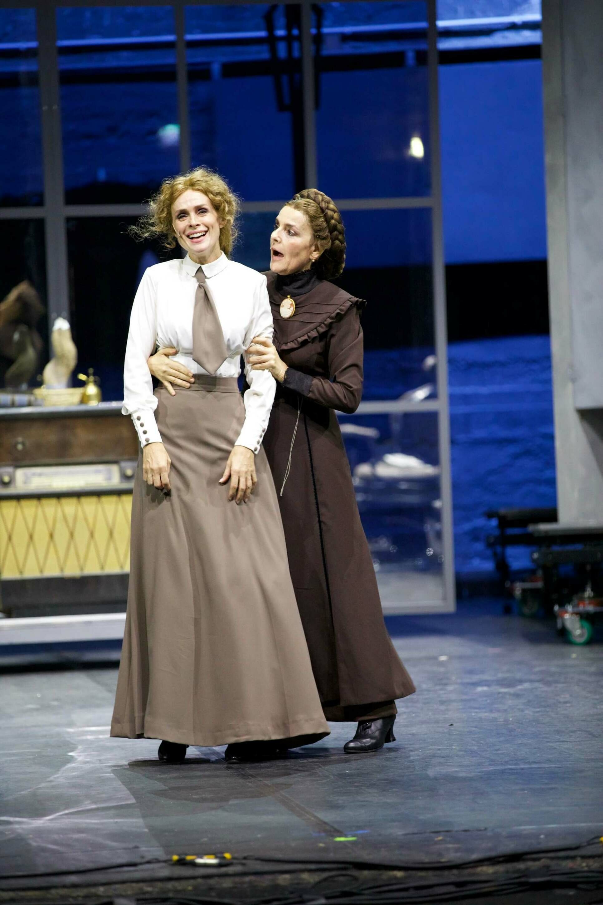 il-nostro-artigianato-presente-in-my-fair-lady-con-serena-autieri-170-5_o.jpeg