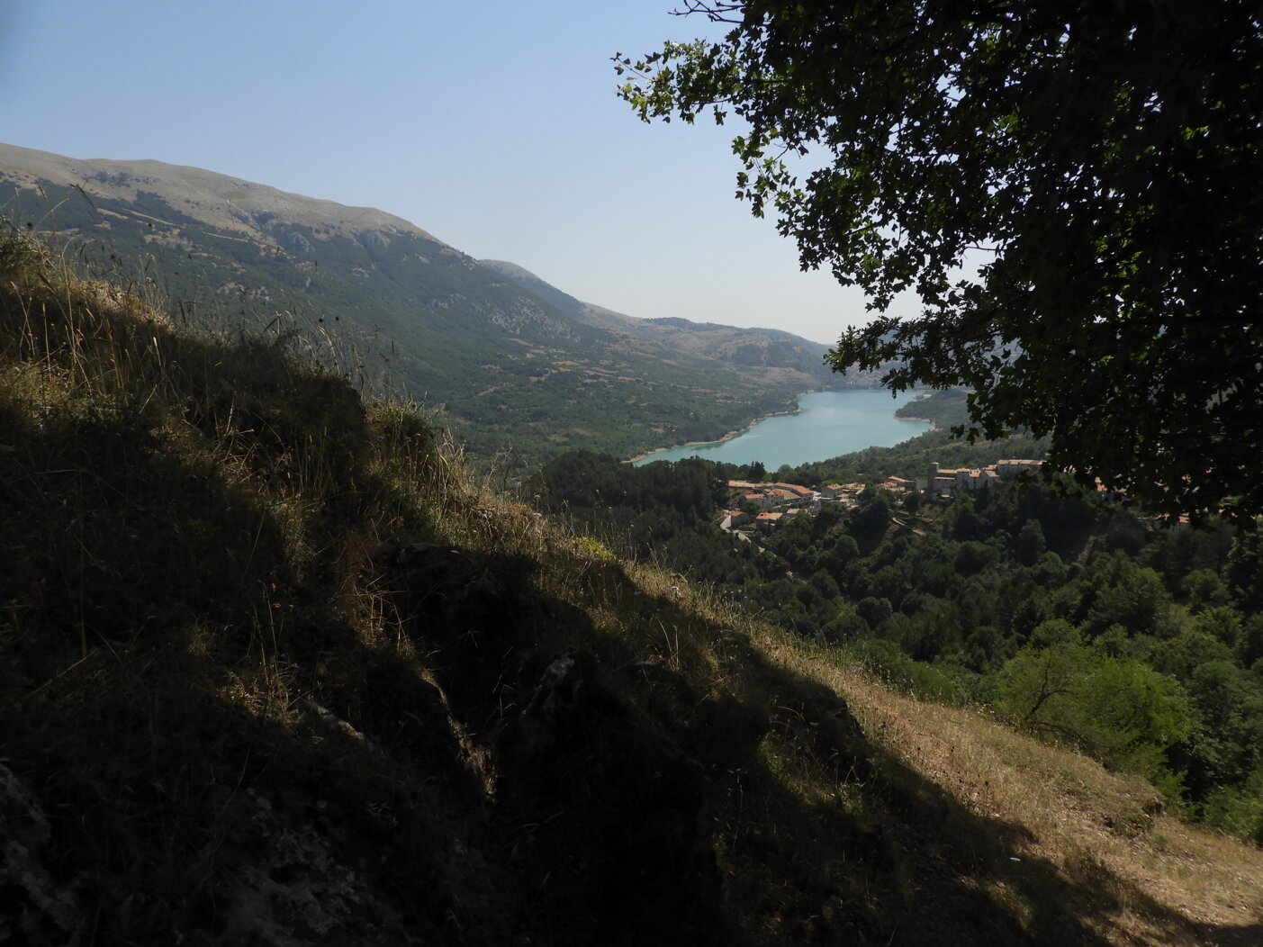 panorama sul lago di barrea