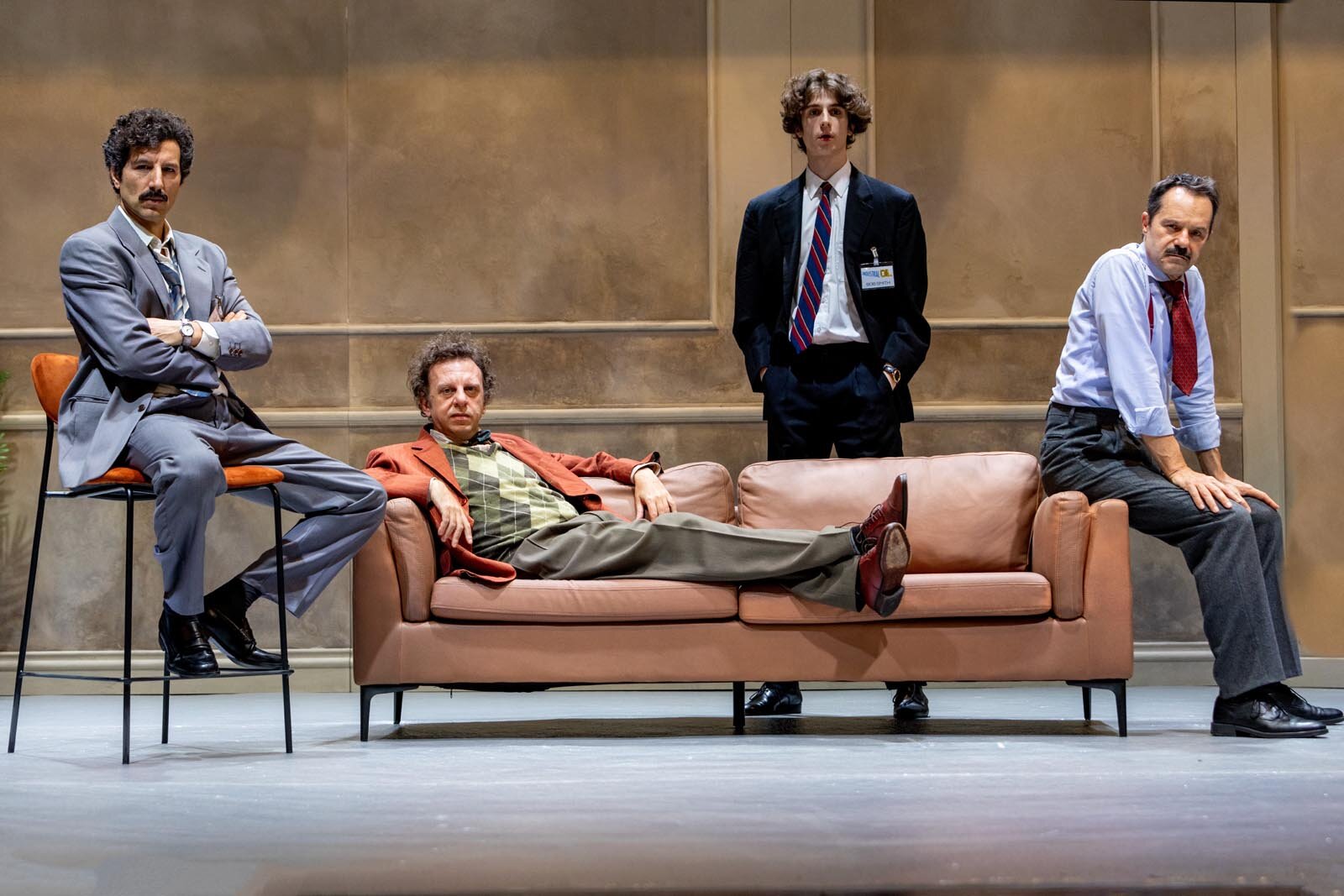 Al Teatro Vitaliano Brancati di Catania, oggi debutta in prima nazionale, Hospitality Suite, di Roger Rueff diretto da Francesco Scianna