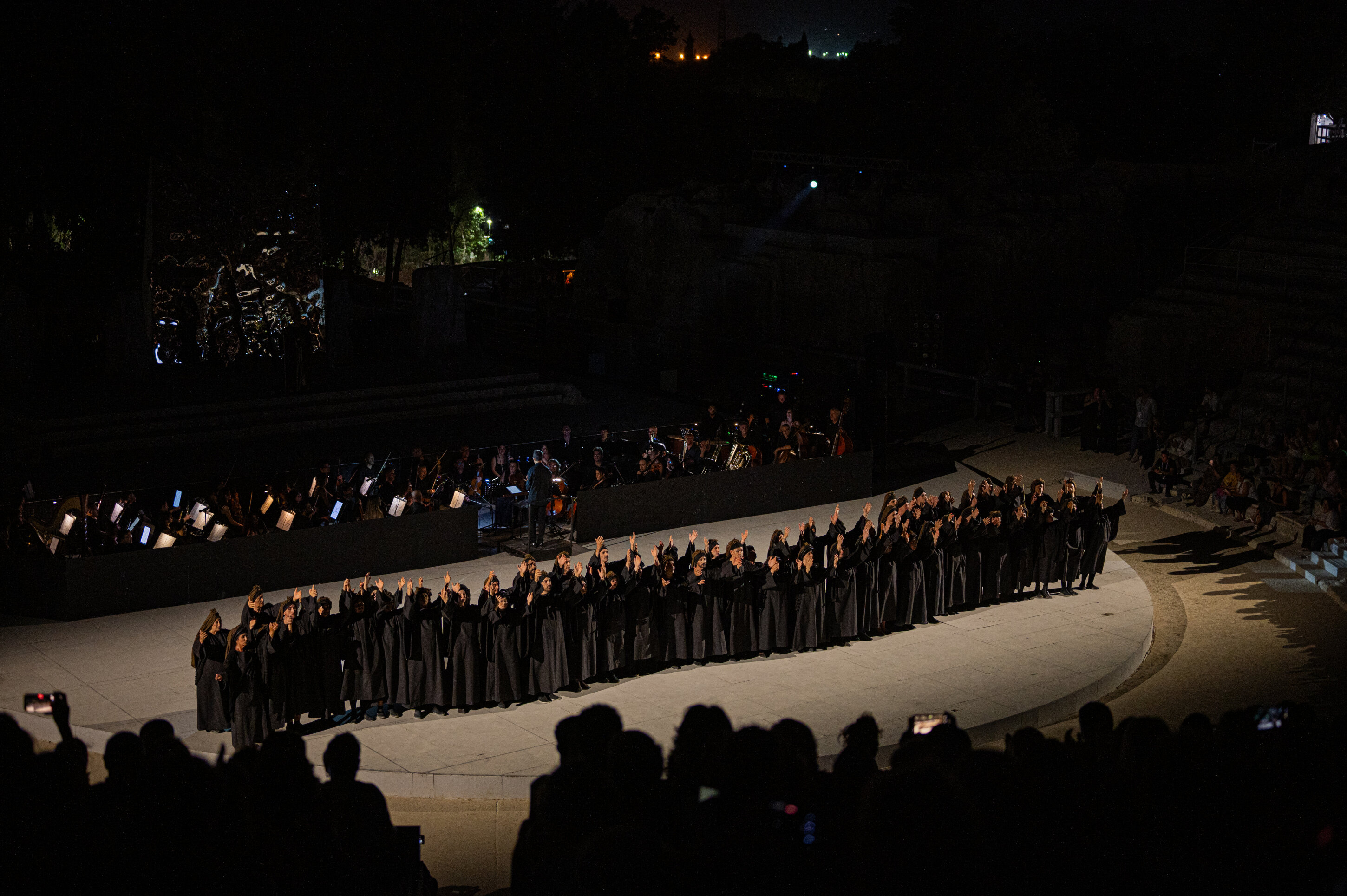 Il Teatro Greco di Siracusa conquista il pubblico: trionfo per il “Nabucco”, il bis del “Va, pensiero” emoziona la cavea