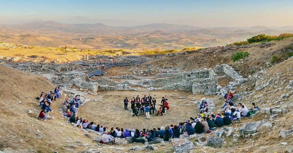 Il canto degli immortali accende i parchi archeologici del mediterraneo