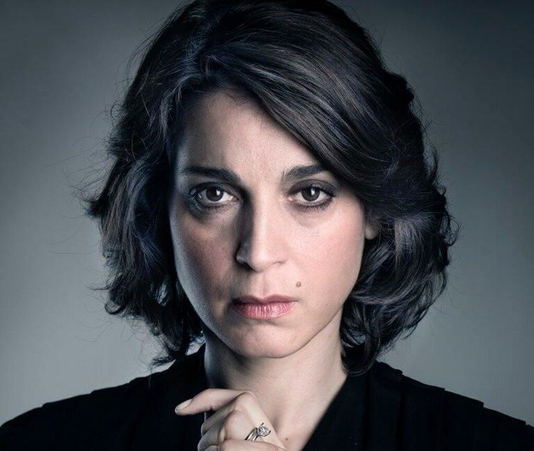 “Rosa cunta e canta”, Donatella Finocchiaro porta alla GAM la voce di Rosa Balistreri