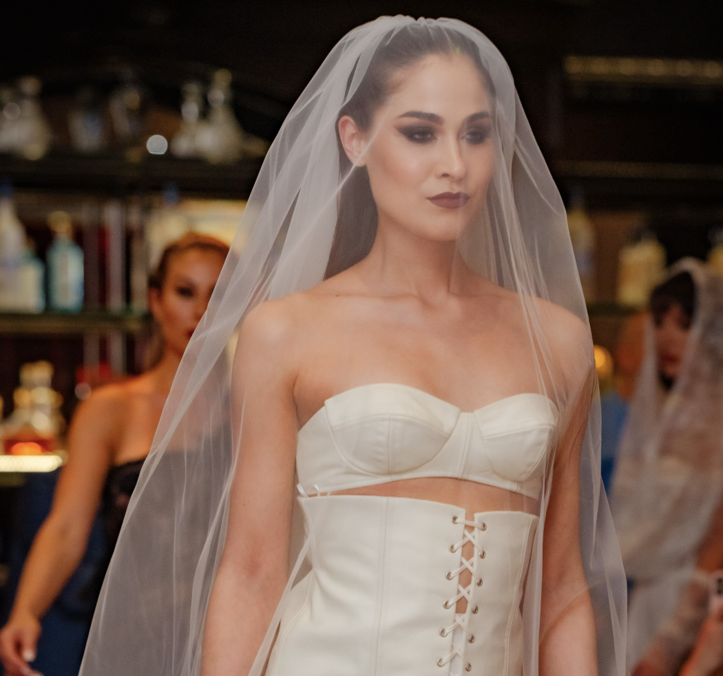 Francesco Argiri, il visionario fashion designer, scala le vette internazionali debuttando all&rsquo;Italian Fashion Show di Londra