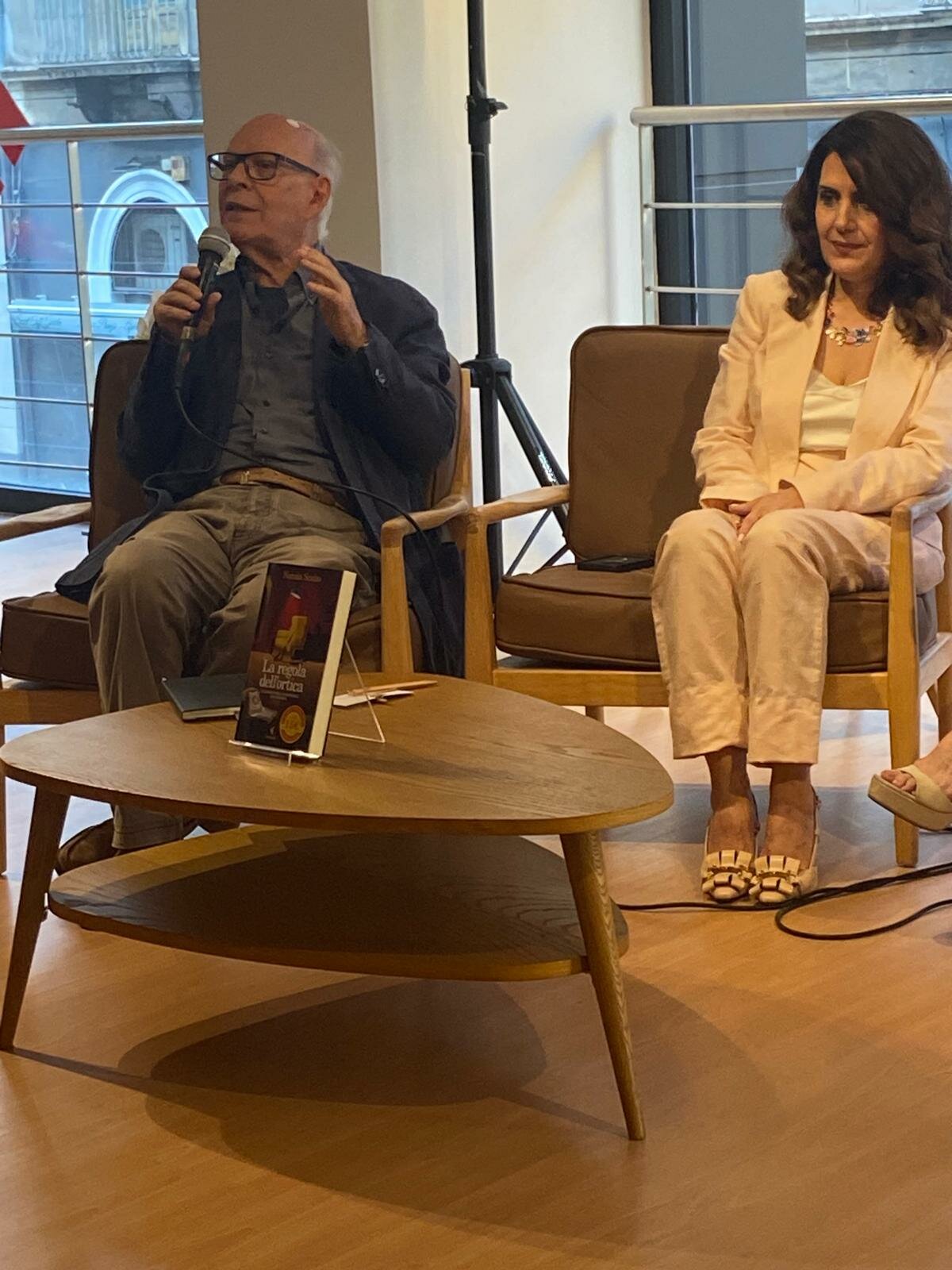 Alla Feltrinelli di Catania la presentazione del libro &ldquo;La regola dell&rsquo;ortica&rdquo; di Nunzia Scalzo