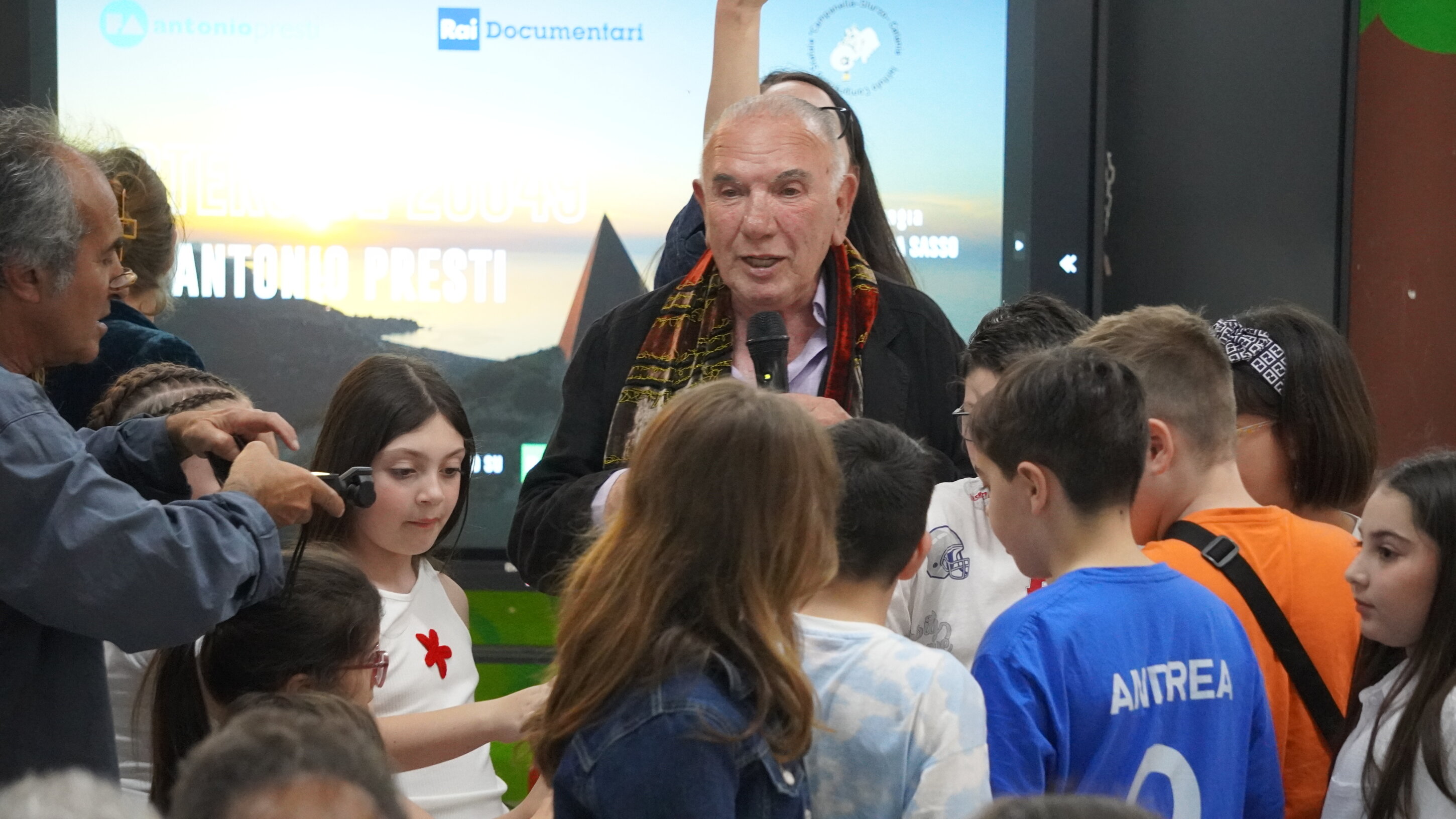 Librino si racconta attraverso la bellezza: alla scuola Campanella-Sturzo l’anteprima del documentario dedicato ad Antonio Presti