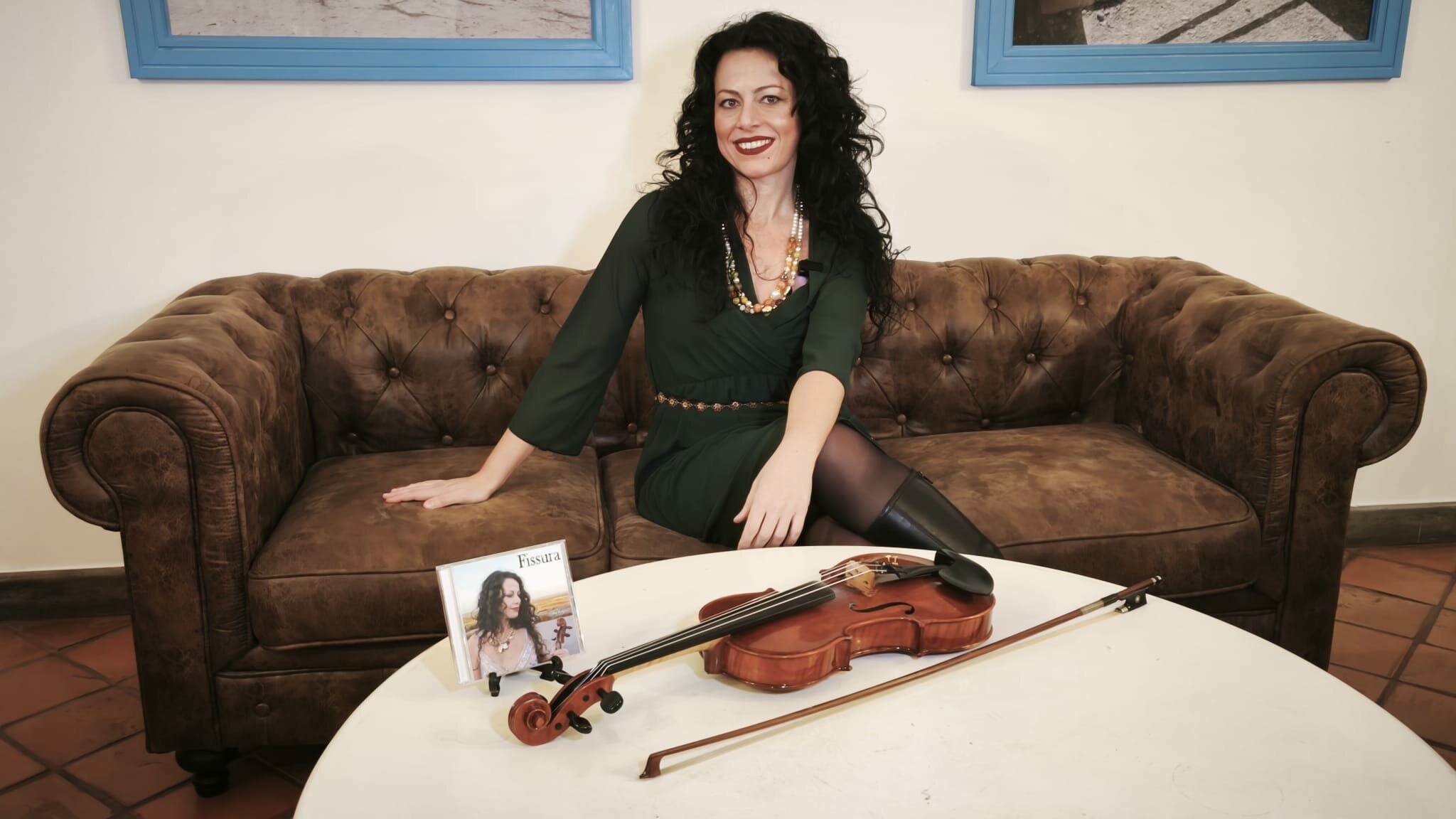 “Fissura”, la musica come crepa e rivelazione: il violino di Erika Ragazzi tra materia, tecnologia e identità