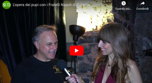 “Cavalieri di legno e tradizione: cinque generazioni di Fratelli Napoli incantano il Teatro del Murgo”