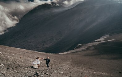Luxury destination wedding on a volcanic landscape in Sicily