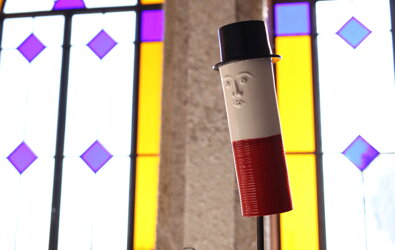 eyJmciI6IlNjdWxwdHVyZSBlbiBhcmdpbGUgcmVwciYjeEU5O3NlbnRhbnQgdW4gcGVyc29ubmFnZSBhdmVjIHVuIGNoYXBlYXUgbm9pciBkZXZhbnQgdW4gdml0cmFpbCBjb2xvciYjeEU5Oy4ifQ==