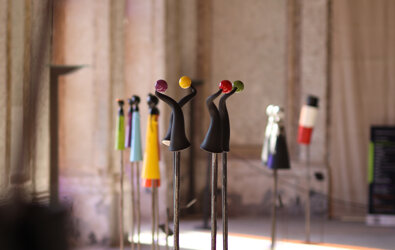 eyJmciI6IlNjdWxwdHVyZXMgY29sb3ImI3hFOTtlcyBlbiBhcmdpbGUgZGFucyB1biBhdGVsaWVyIGQmI3gyNzthcnQsIGx1bWkmI3hFODtyZSBuYXR1cmVsbGUifQ==