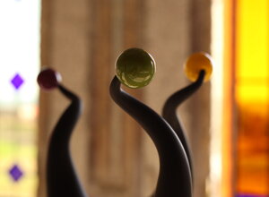 eyJmciI6IlNjdWxwdHVyZXMgYXJ0aXN0aXF1ZXMgYXZlYyBzcGgmI3hFODtyZXMgY29sb3ImI3hFOTtlcyBkZXZhbnQgdW5lIGZlbiYjeEVBO3RyZSJ9