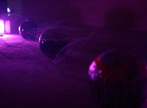 eyJmciI6IlNjdWxwdHVyZSBlbiBhcmdpbGUgJiN4RTk7Y2xhaXImI3hFOTtlIHBhciB1bmUgbHVtaSYjeEU4O3JlIHZpb2xldHRlLiJ9