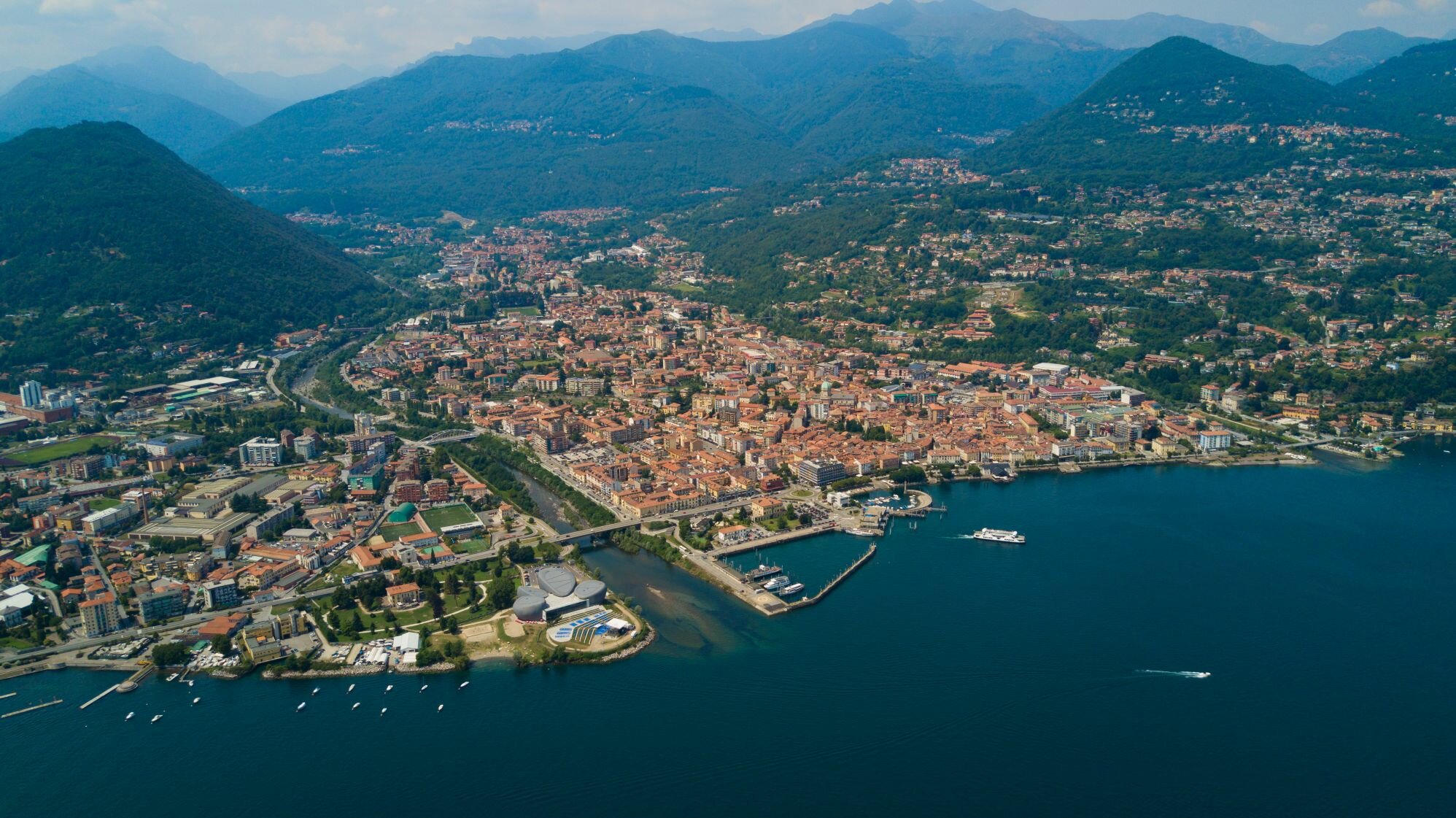 Intra, cuore vitale di Verbania tra lago, commercio e identità storica Intra, cuore vitale di Verbania tra lago, commercio e identità storica