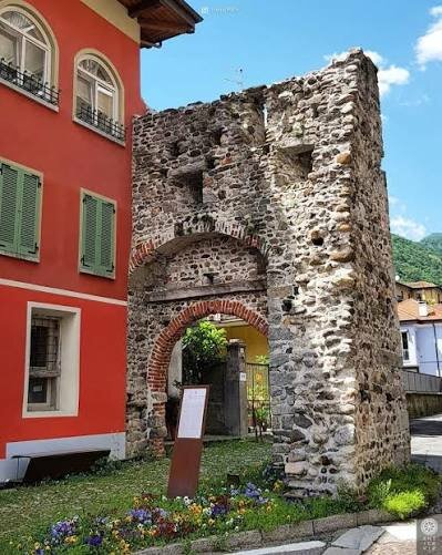 Porta Romana di Omegna: la porta medievale della città Porta Romana di Omegna: la porta medievale della città