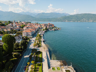 lungo lago di baveno.jpeg