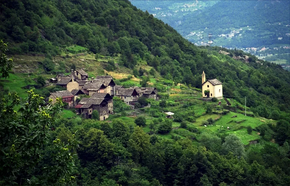 Val d'Ossola: borghi, montagne e tradizioni del VCO