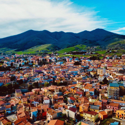 logo vulcano colorato