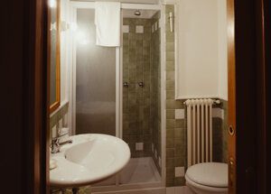 logo vulcano colorato logo vulcano colorato