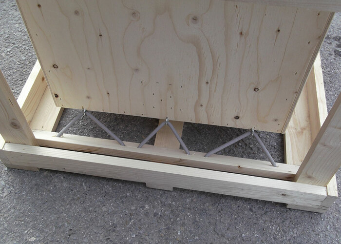 cassa legno sospesa sopra e sotto