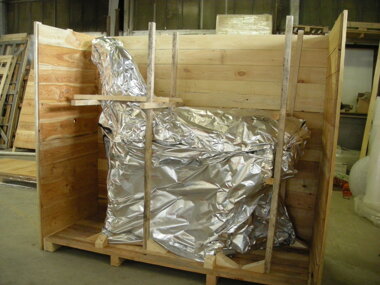 bloccaggio merce dentro cassa legno