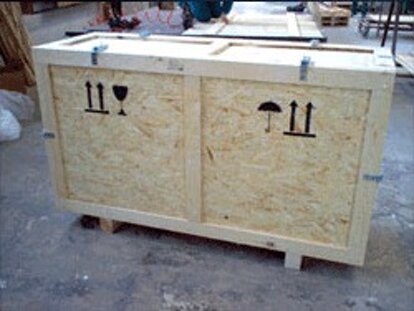 Cassa pannellata chiusure a scatto